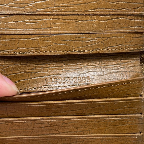 GUCCI GG Supreme Monogram Bifold Wallet - Picture 3 of 14